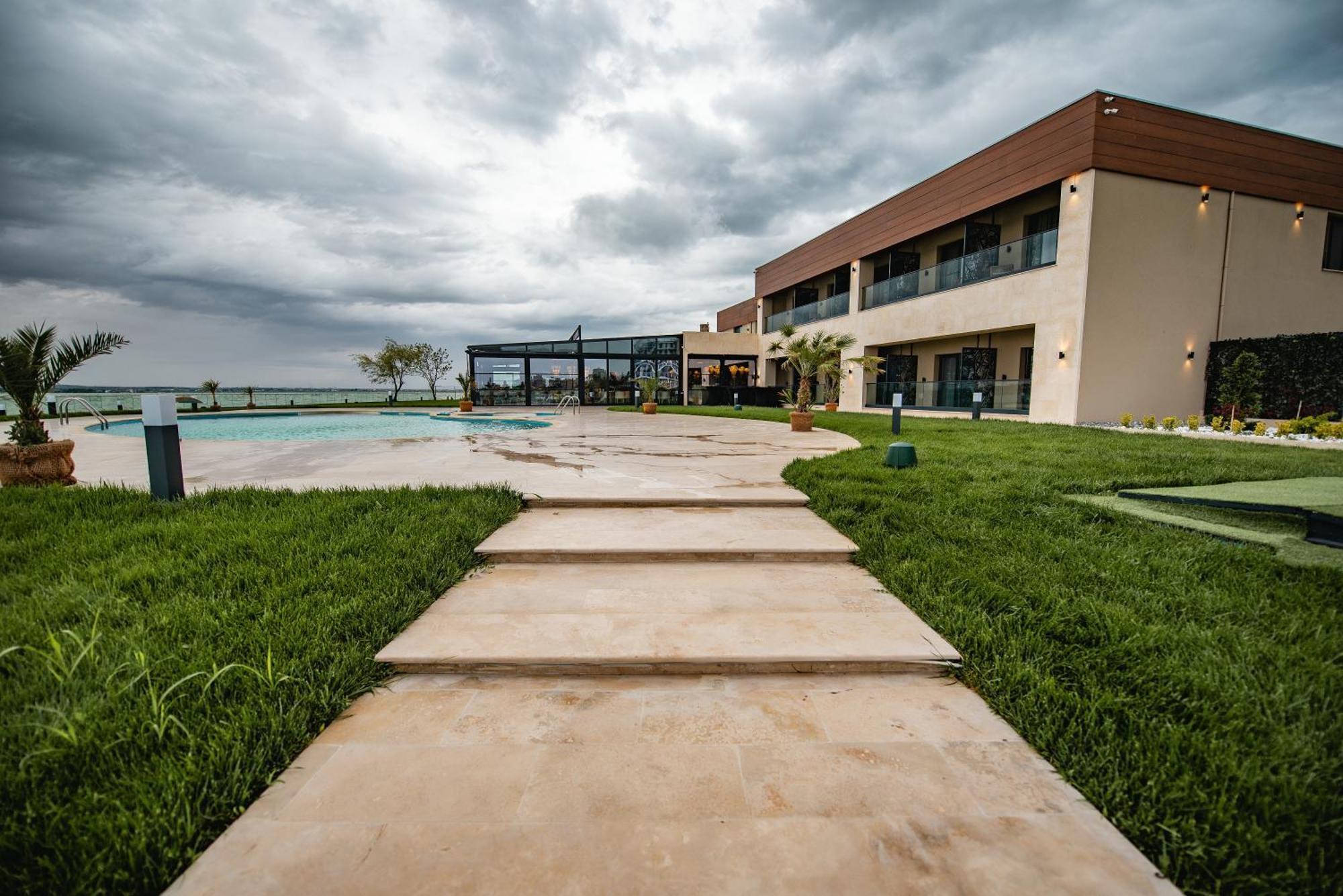 Belinda Hotel Mamaia Adults Only Exterior photo